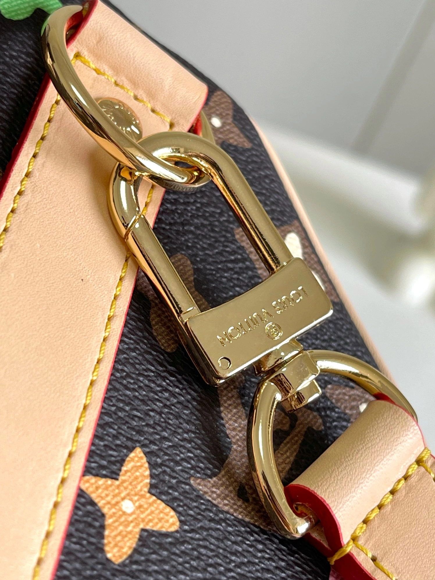 Efficient 7011 Louis Vuitton Travel Bags - Image 5