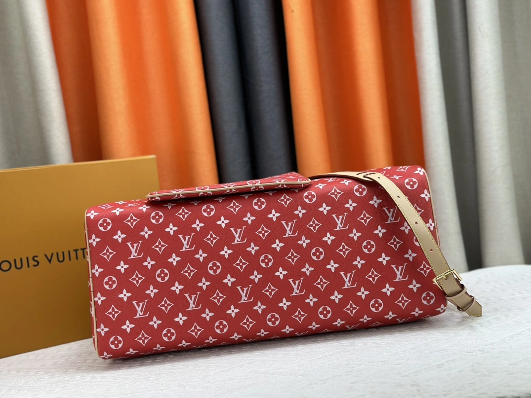 Elegant 5840 Louis Vuitton Travel Bags - Image 5