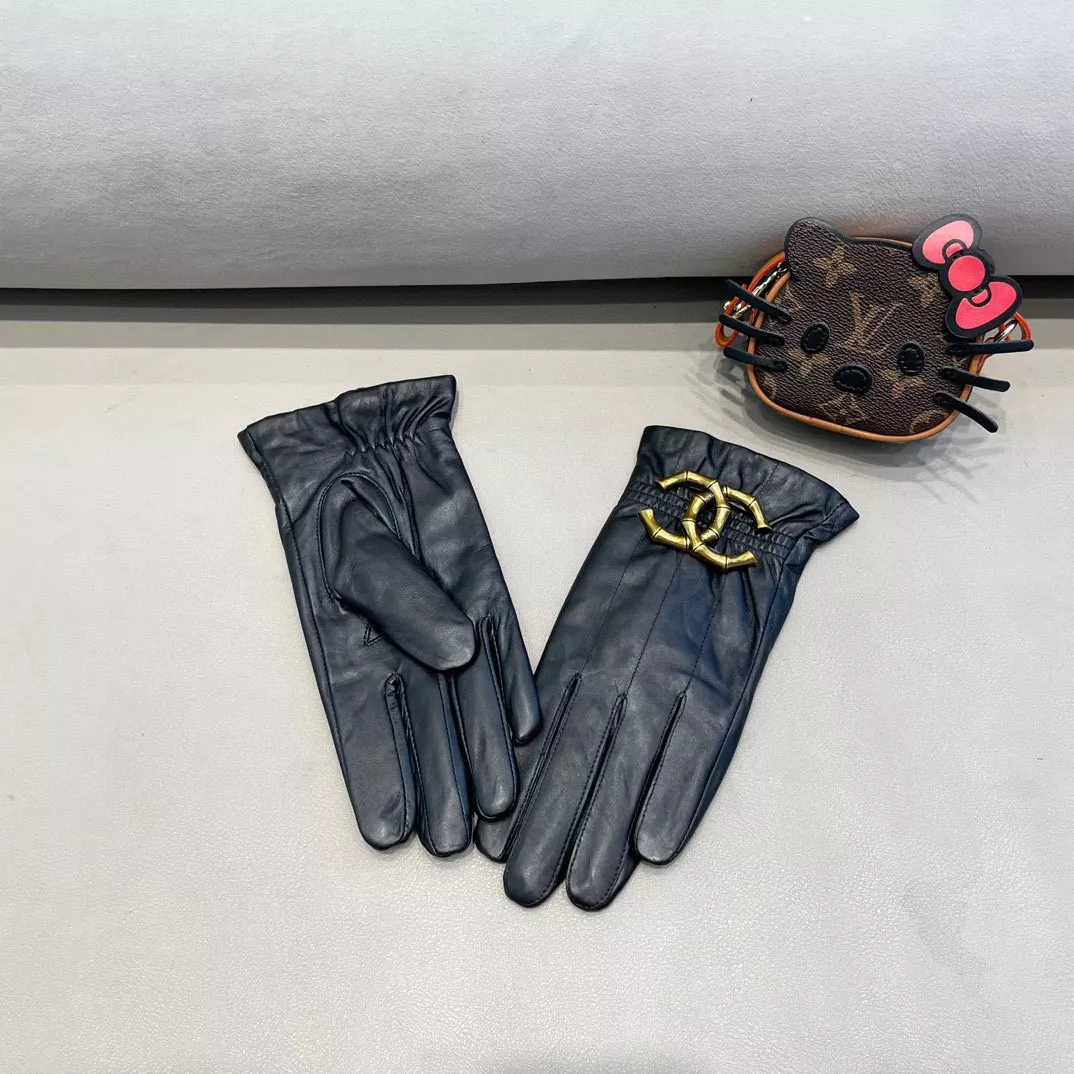 EyeCatching 1830 Chanel Gloves For Women