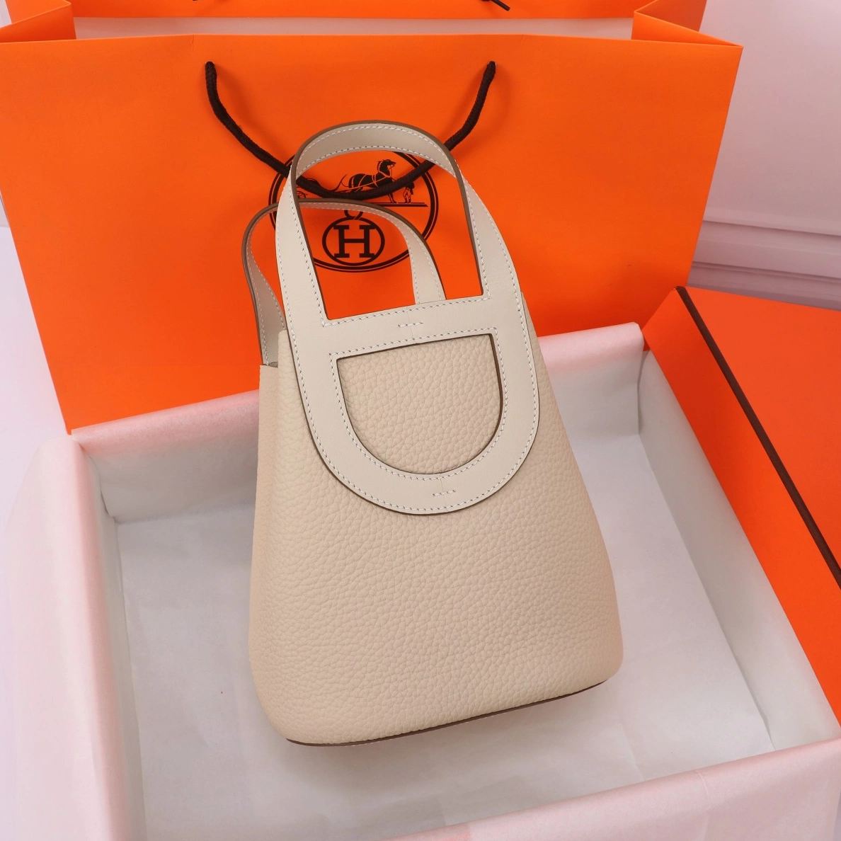 EyeCatching 6653 Hermes AAA Quality Handbags In Gold For Women - Image 3