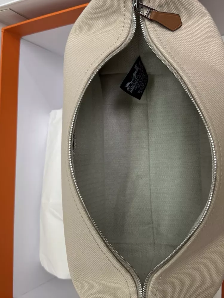 Fashionable 1799 Hermes AAA Quality Handbags For Women - Image 7