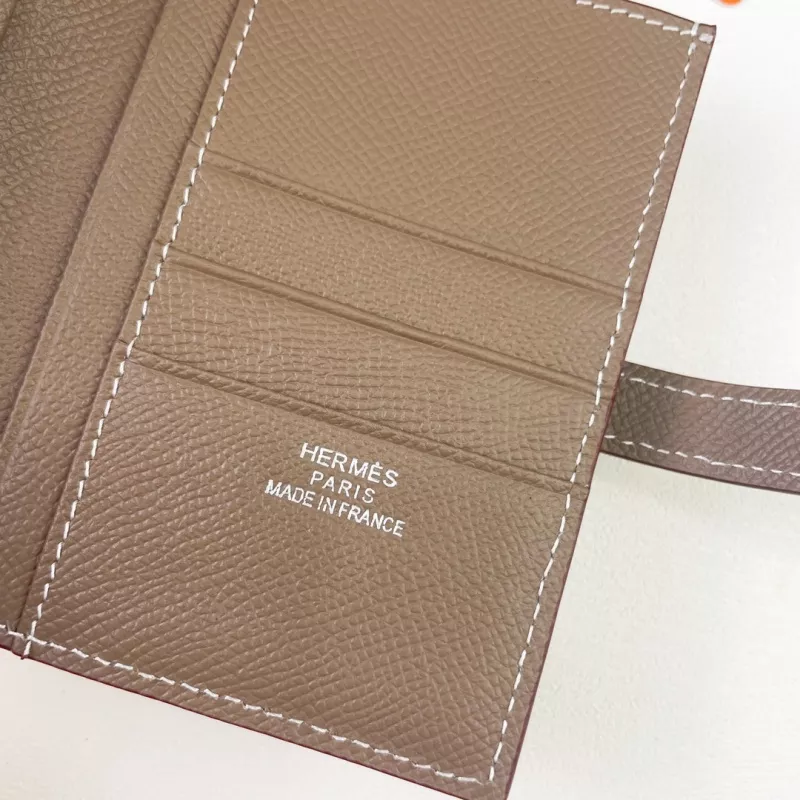 Fashionable 2404 Hermes Card Case - Image 5