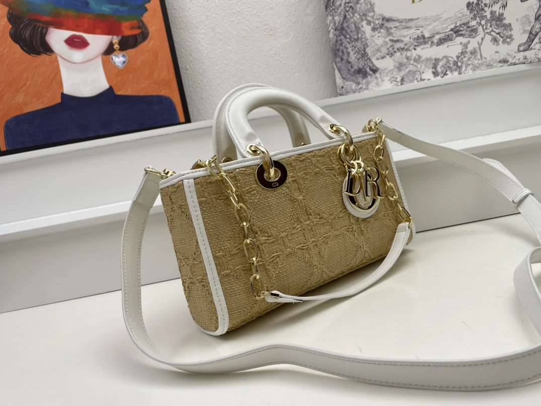 Fashionable 6242 Christian Dior AAA Quality Handbags For Women - Image 3