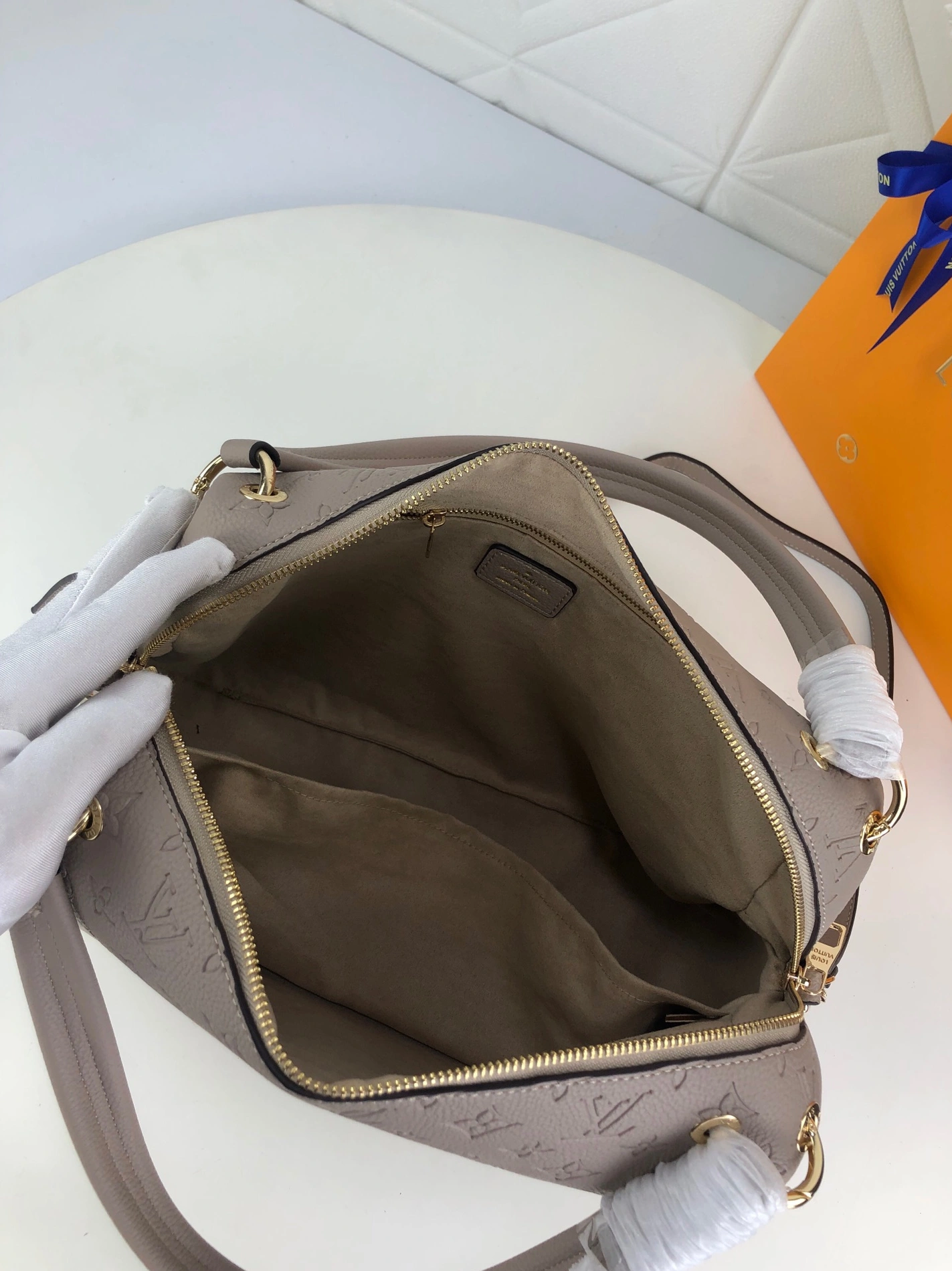 Fashionable 7904 Louis Vuitton AAA Quality Handbags For Women - Image 7