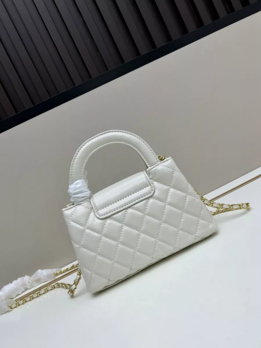 Fashionable 8014 Chanel AAA Quality Handbags For Women - Image 3