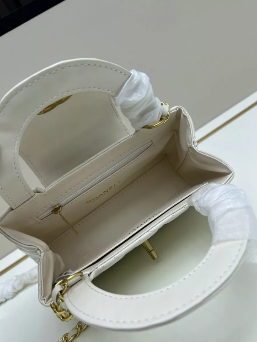 Fashionable 8014 Chanel AAA Quality Handbags For Women - Image 7