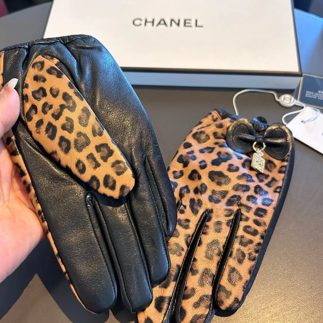 Functional 3390 Chanel Gloves For Women - Image 6