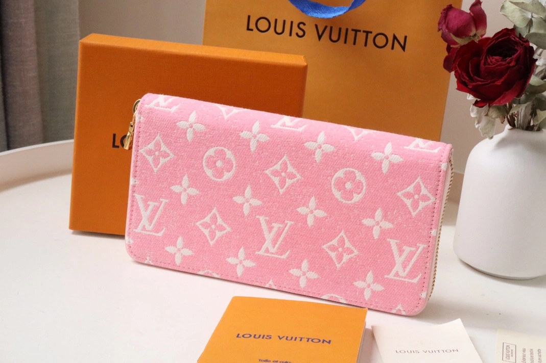 Functional 4570 Louis Vuitton AAA Quality Wallets