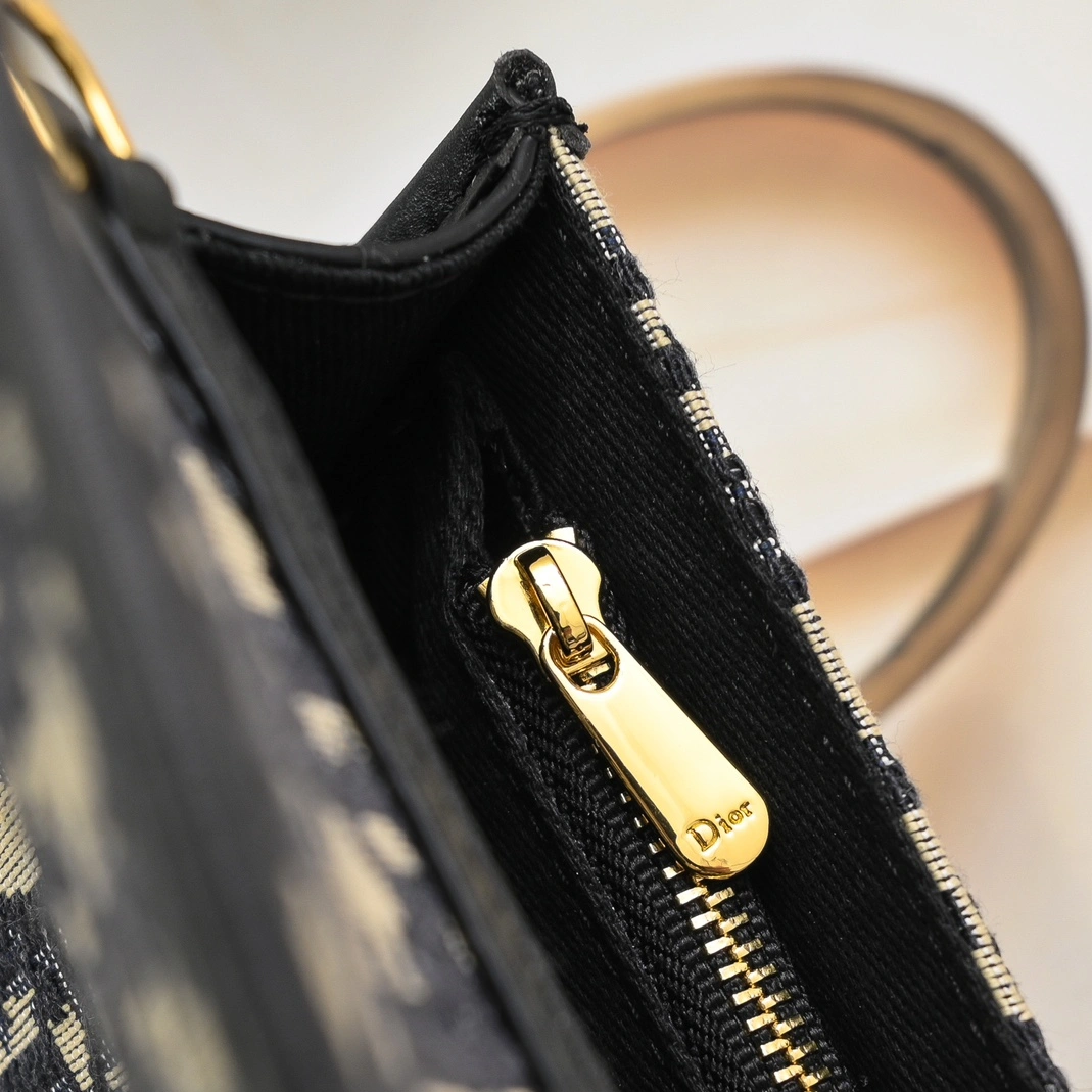 Functional 5945 Christian Dior AAA Quality Messenger Bags For Women - Image 7