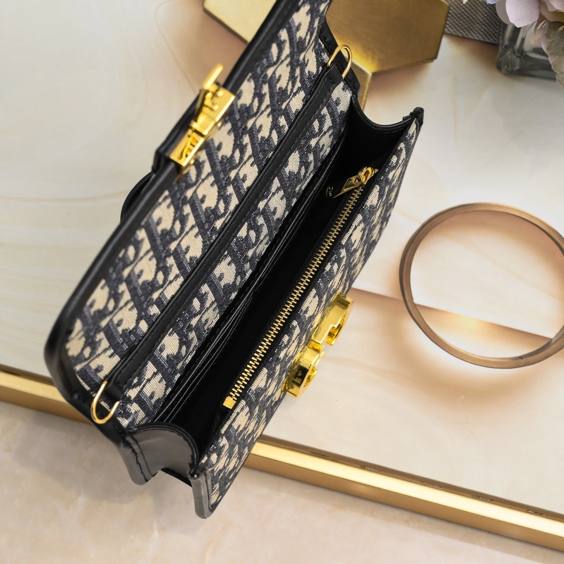 Functional 5945 Christian Dior AAA Quality Messenger Bags For Women - Image 8