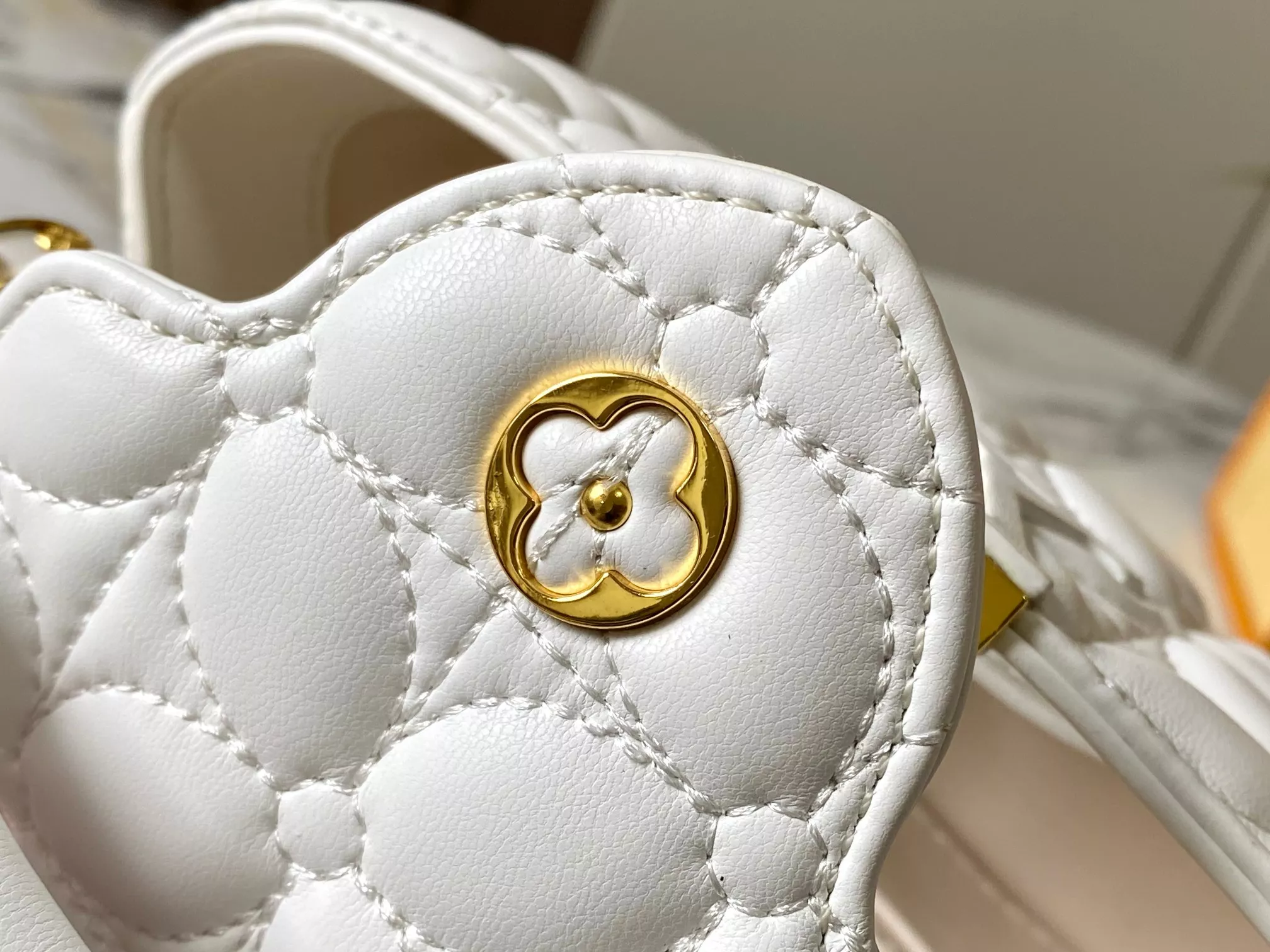 Functional 8834 Louis Vuitton AAA Quality Messenger Bags For Women - Image 7