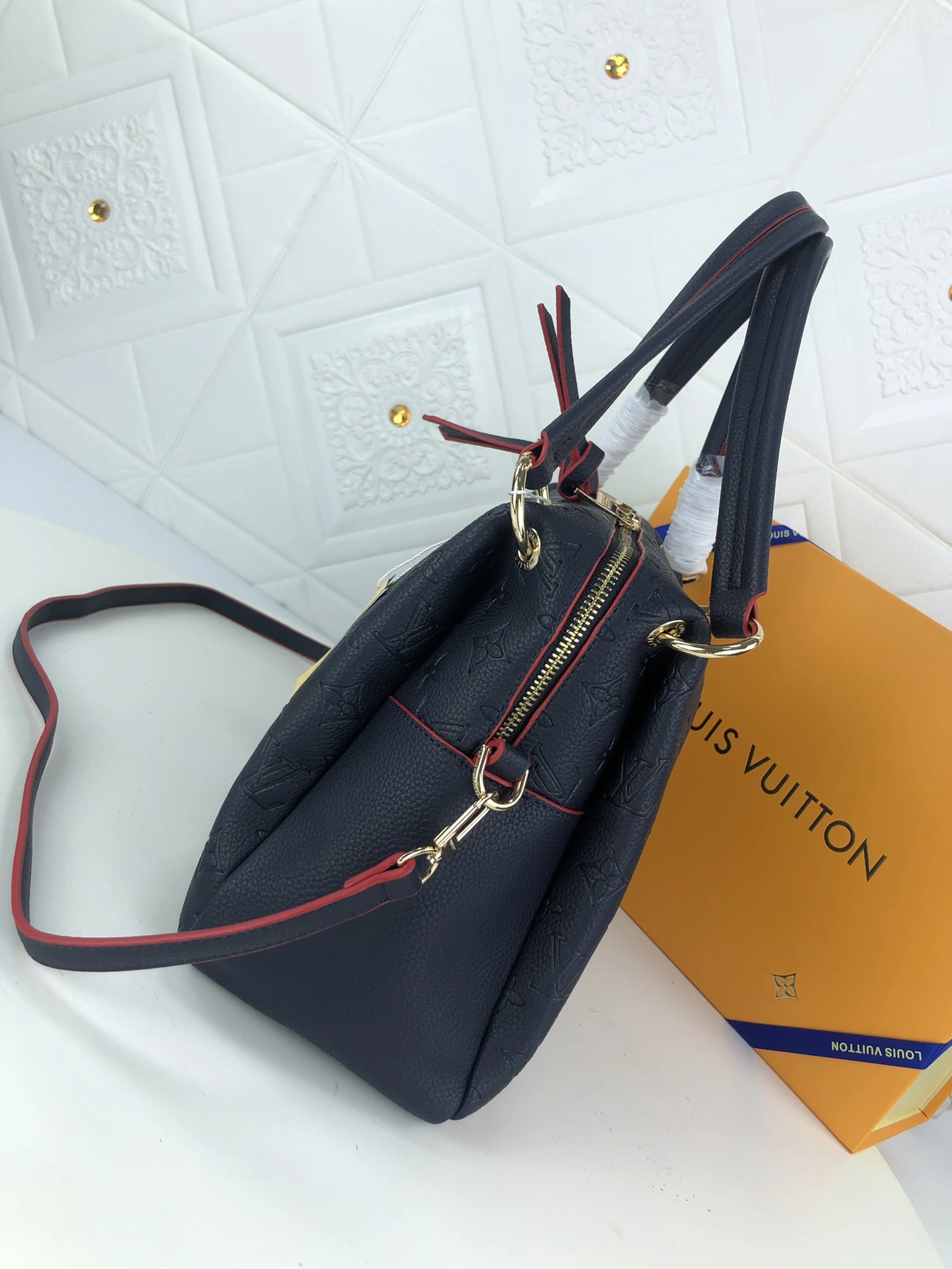 Functional 9339 Louis Vuitton AAA Quality Handbags For Women - Image 4