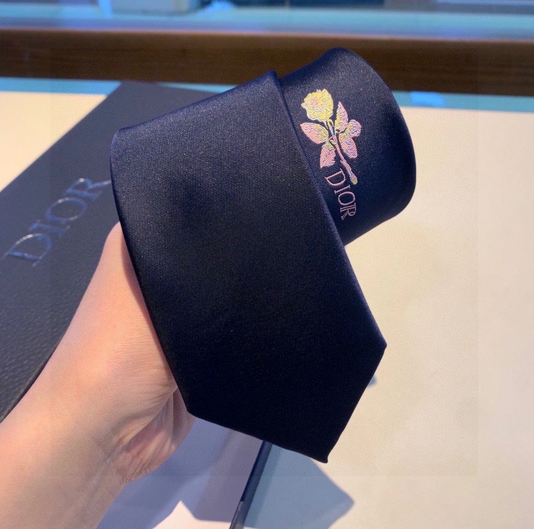 Functional 9974 Christian Dior Necktie For Men