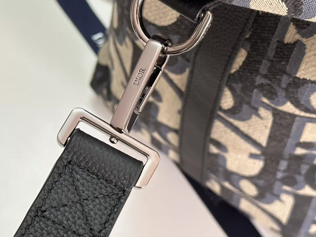 GoodFit 3106 Christian Dior Travel Bags - Image 7