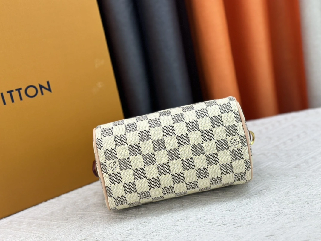 GoodFit 6234 Louis Vuitton AAA Quality Handbags For Women - Image 4