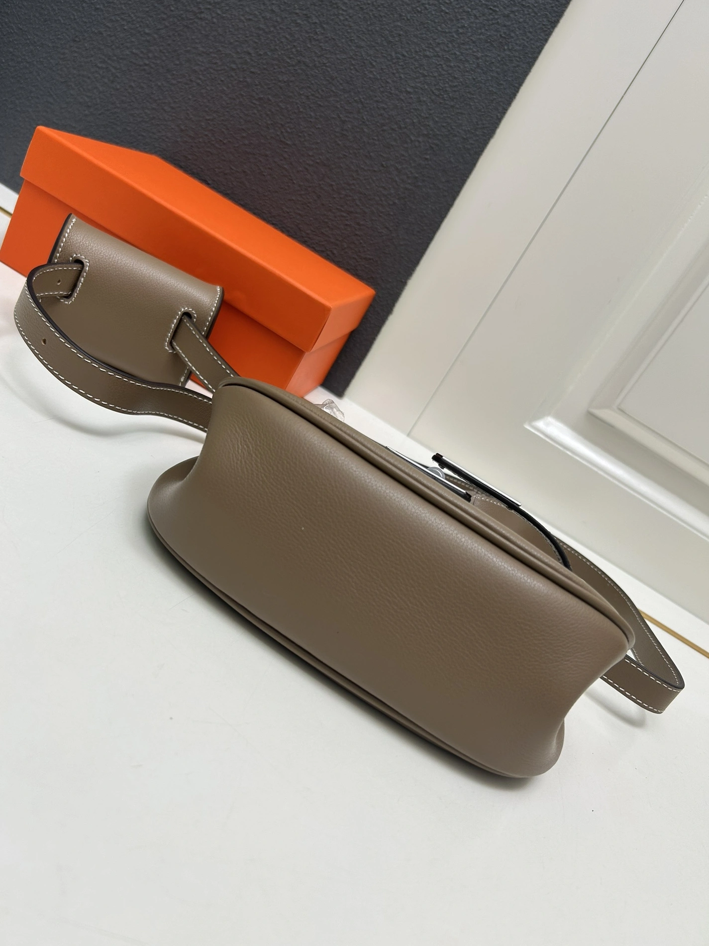 Hermes AAA Quality Belt Bags For Women Refined 5298 - Image 6