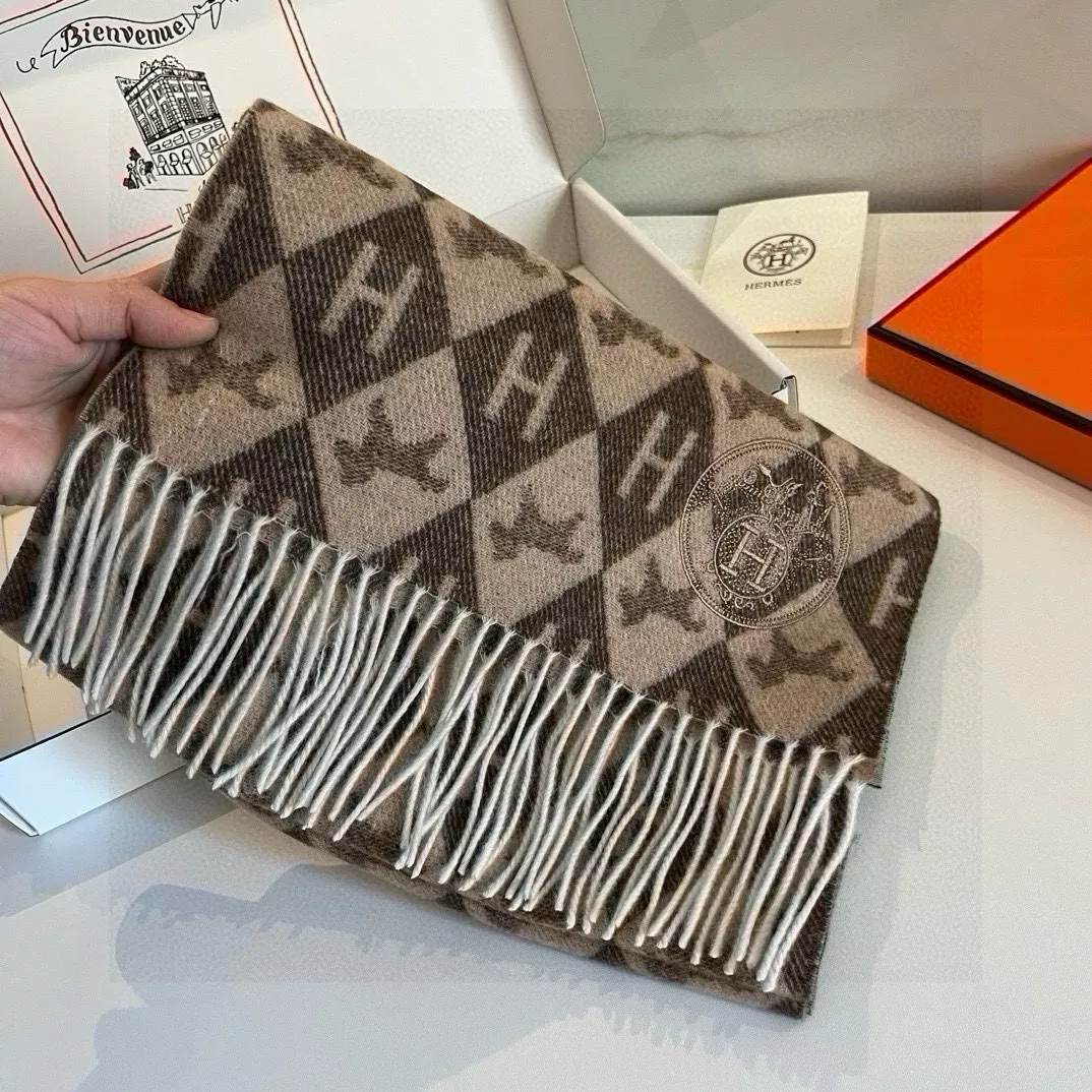 Hermes Scarf For Women Classic 7753 - Image 4