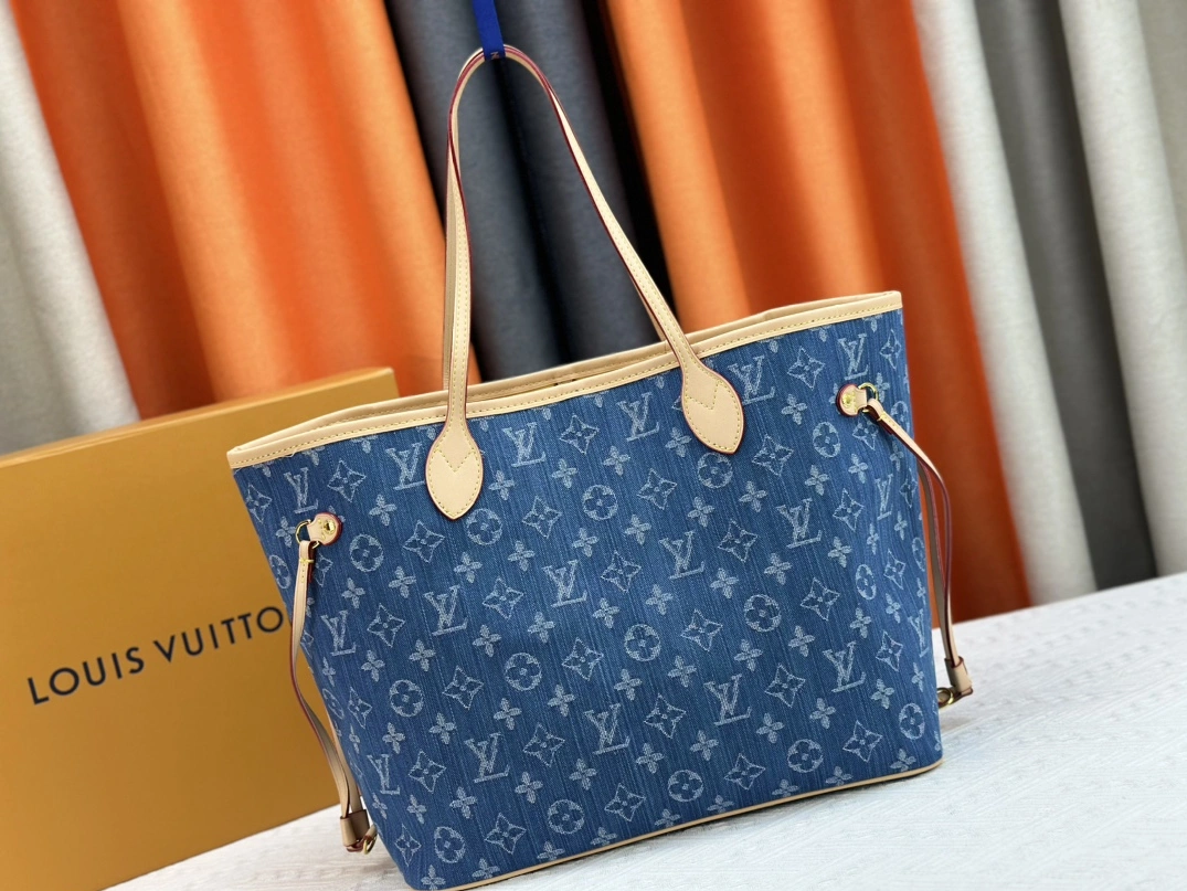 HighQuality 7869 Louis Vuitton AAA Quality Shoulder Bags For Women