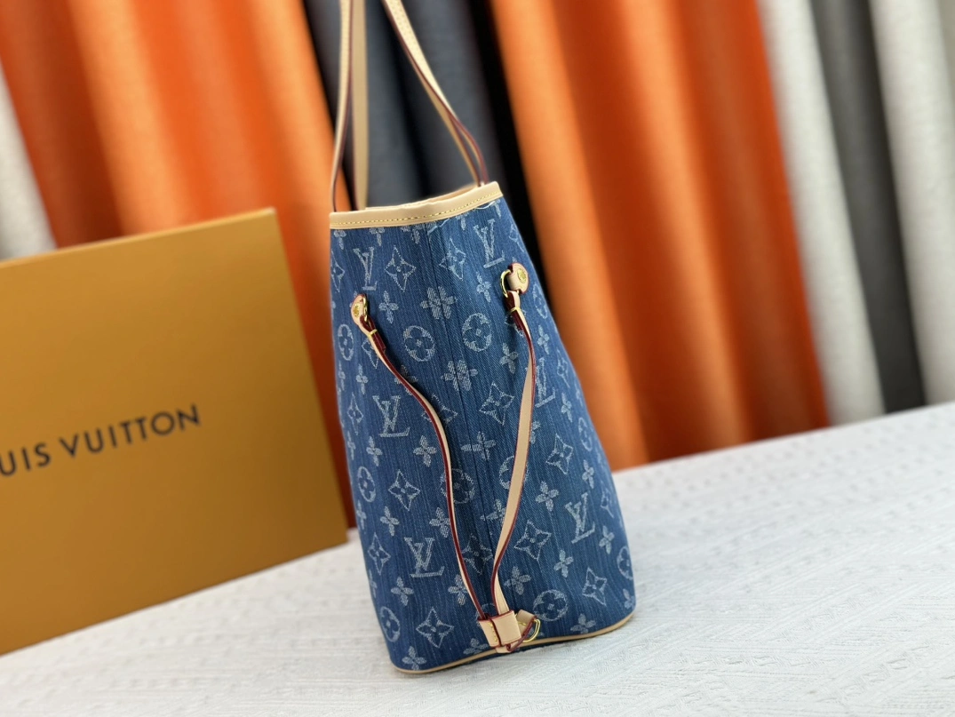 HighQuality 7869 Louis Vuitton AAA Quality Shoulder Bags For Women - Image 4