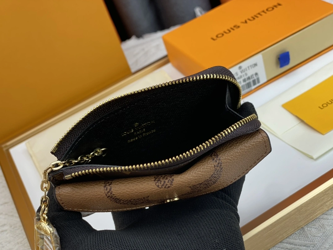 Lightweight 6788 Louis Vuitton LV Card Case For Women - Image 7