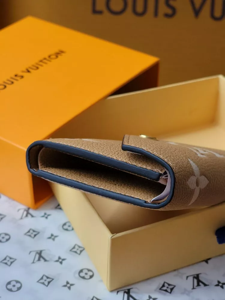 Louis Vuitton AAA Quality Card Case Breathable 7863 - Image 3