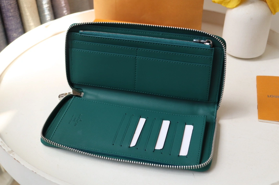 Louis Vuitton AAA Quality Card Case HighQuality 6867 - Image 5