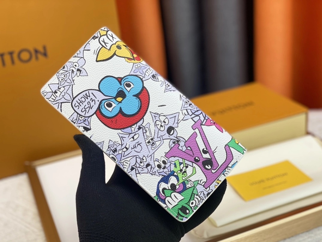 Louis Vuitton AAA Quality Card Case Lightweight 7465