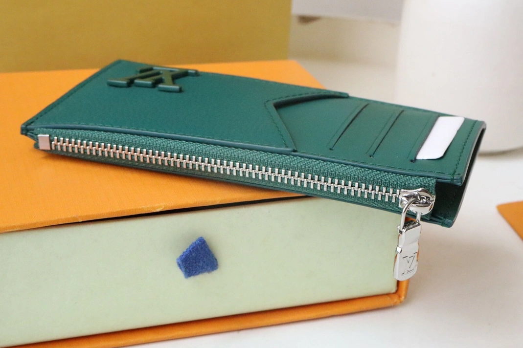 Louis Vuitton AAA Quality Card Case ModernLook 8308 - Image 5