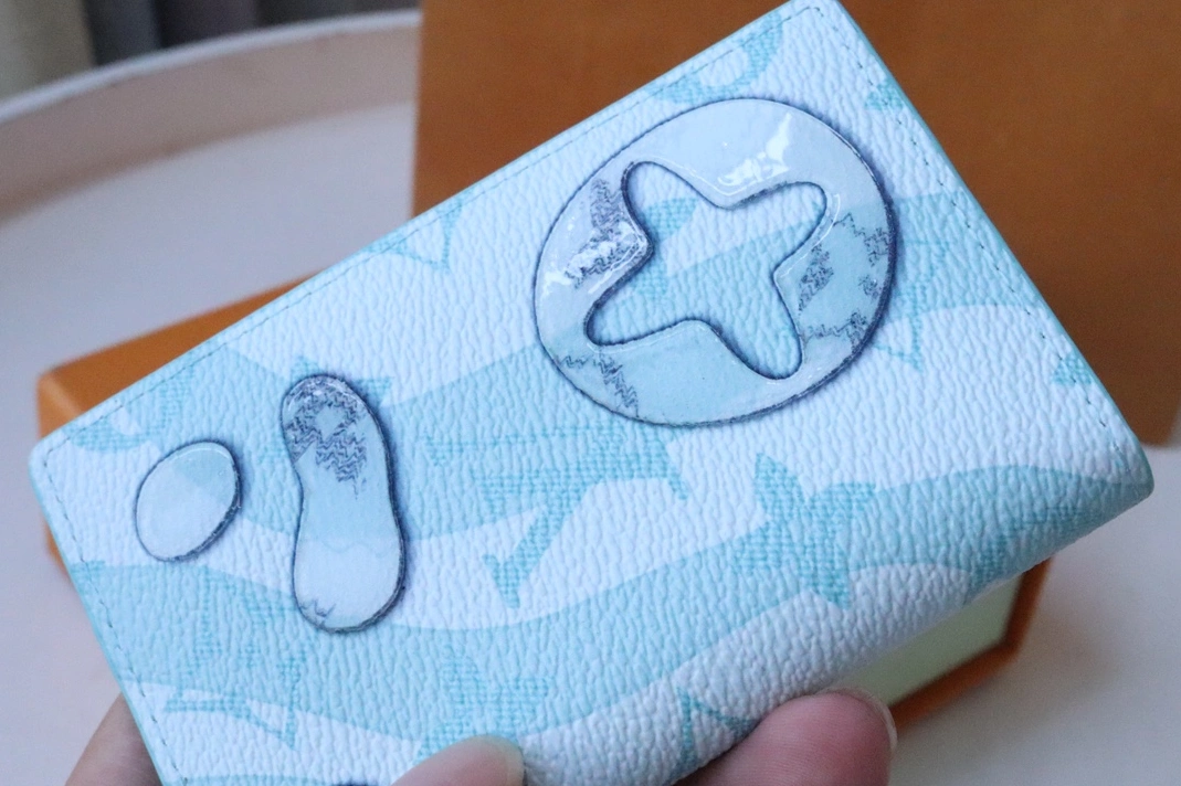 Louis Vuitton AAA Quality Card Case NewStyle 8021 - Image 4