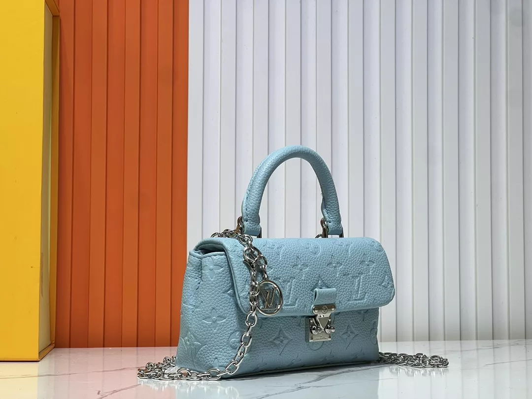 Louis Vuitton AAA Quality Handbags For Women Bold 7595