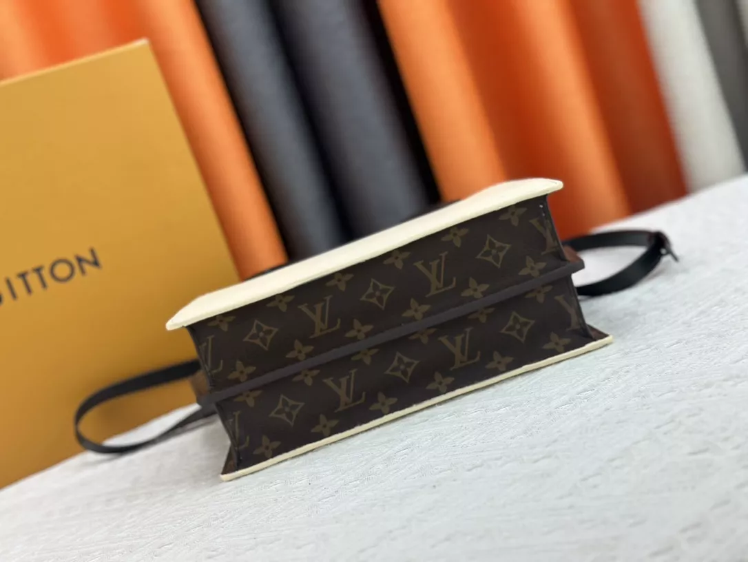 Louis Vuitton AAA Quality Handbags For Women GoAnywhere 2074 - Image 5