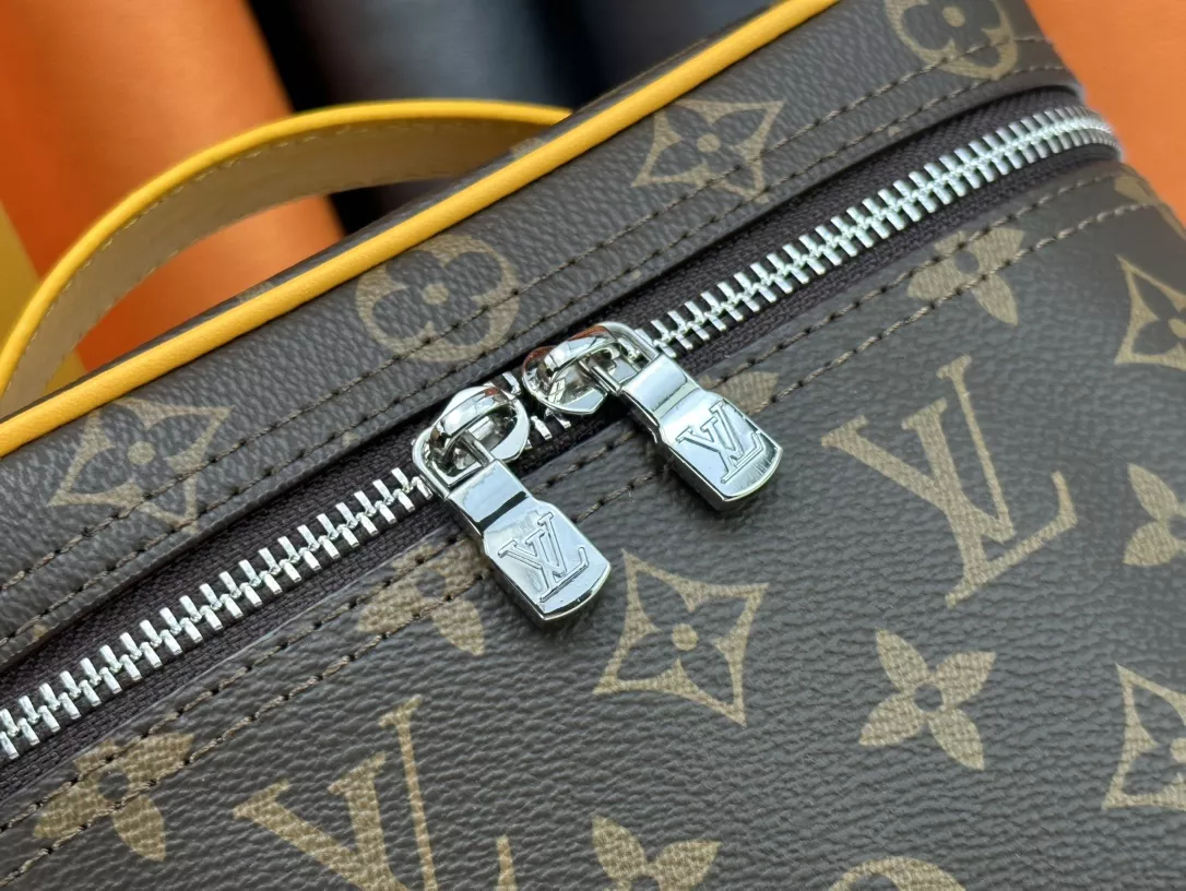 Louis Vuitton AAA Quality Handbags For Women Practical 680 - Image 6