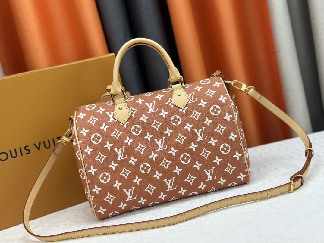 Louis Vuitton AAA Quality Handbags For Women Versatile 5332 - Image 4