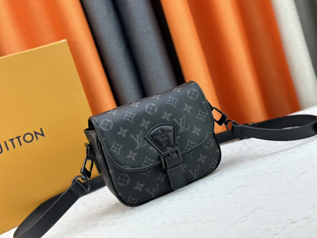 Louis Vuitton AAA Quality Messenger Bags For Unisex DailyWear 9174