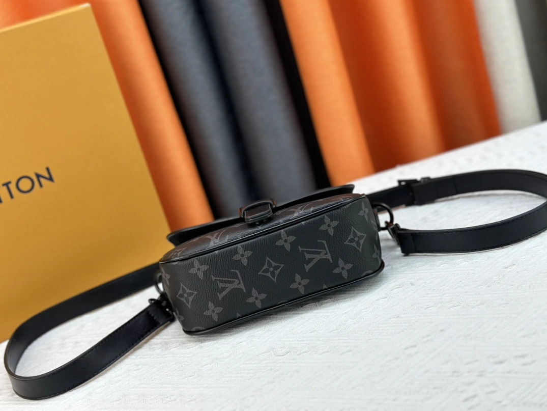 Louis Vuitton AAA Quality Messenger Bags For Unisex DailyWear 9174 - Image 5