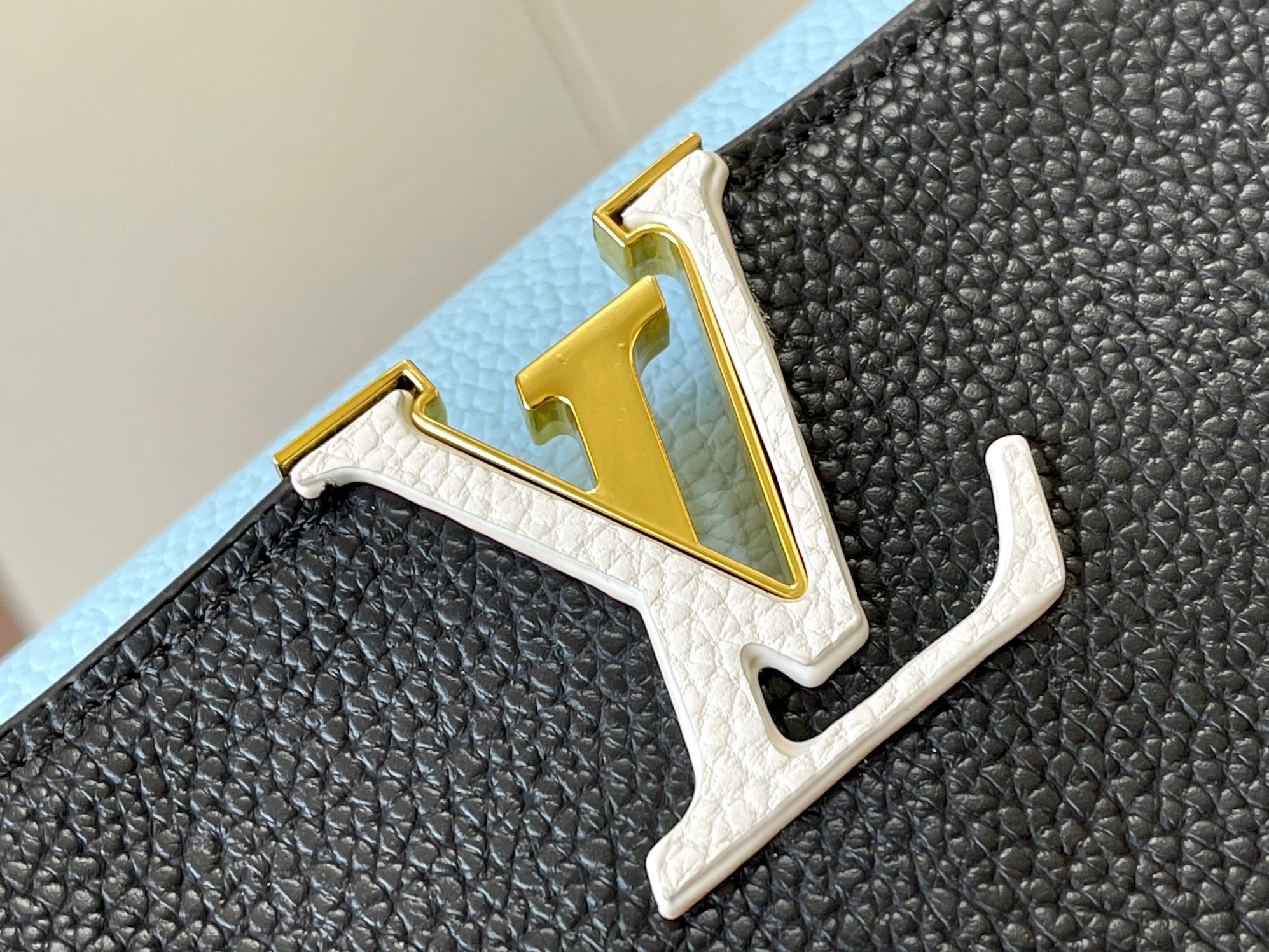 Louis Vuitton AAA Quality Messenger Bags For Women Breathable 9141 - Image 4