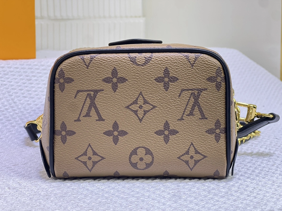 Louis Vuitton AAA Quality Messenger Bags For Women EasyMatch 8840 - Image 5