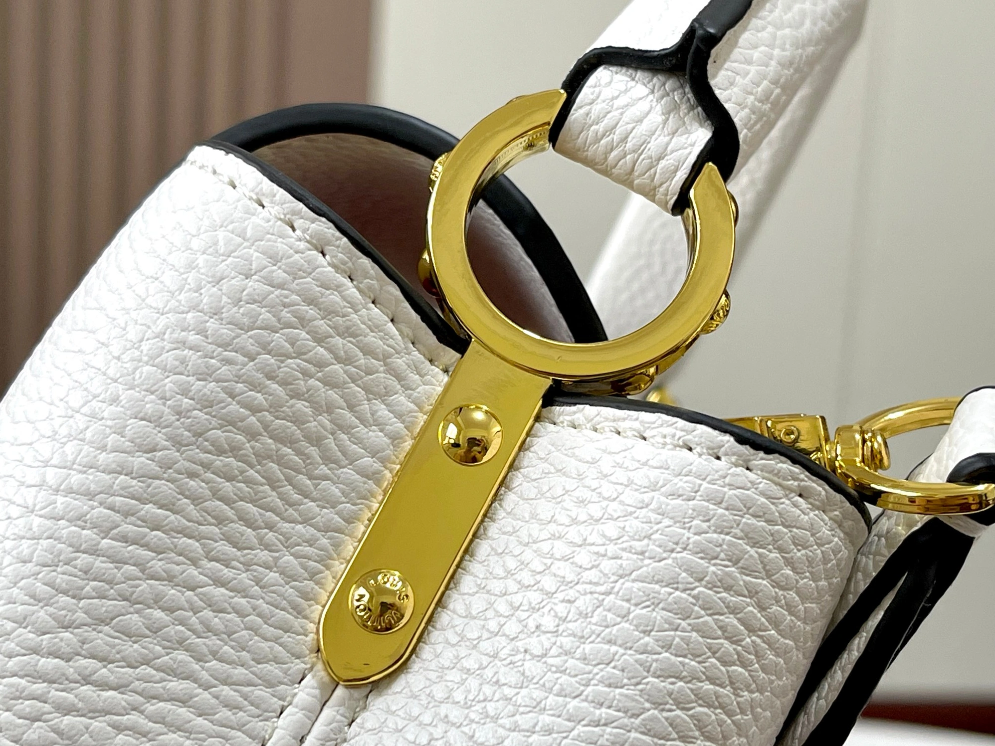 Louis Vuitton AAA Quality Messenger Bags For Women Flexible 2307 - Image 6