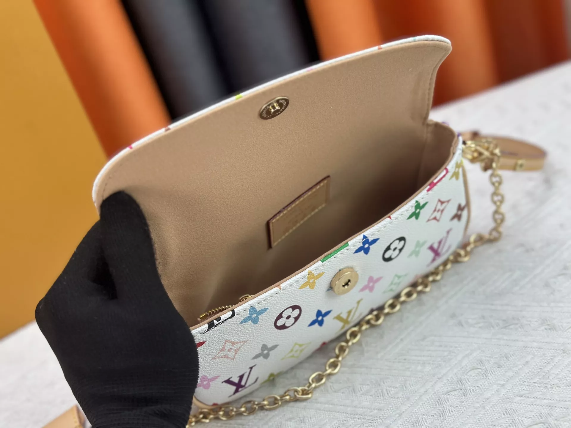 Louis Vuitton AAA Quality Messenger Bags For Women ModernLook 5292 - Image 8