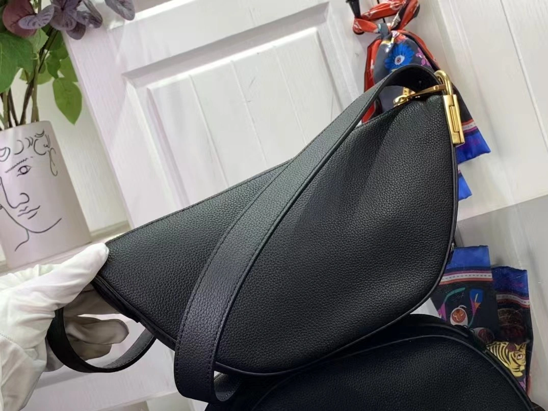 Louis Vuitton AAA Quality Messenger Bags For Women Sophisticated 7085 - Image 3