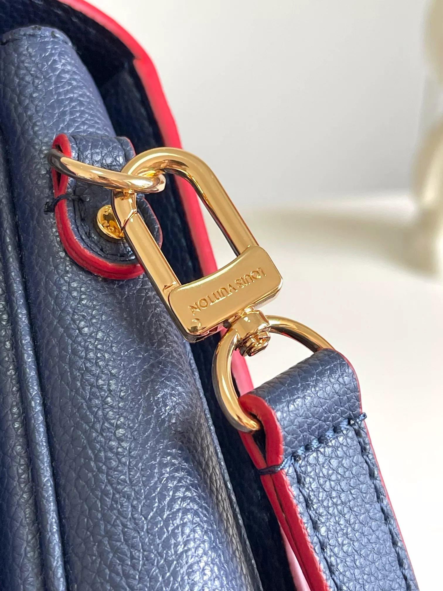 Louis Vuitton AAA Quality Messenger Bags For Women Stylish 1743 - Image 6