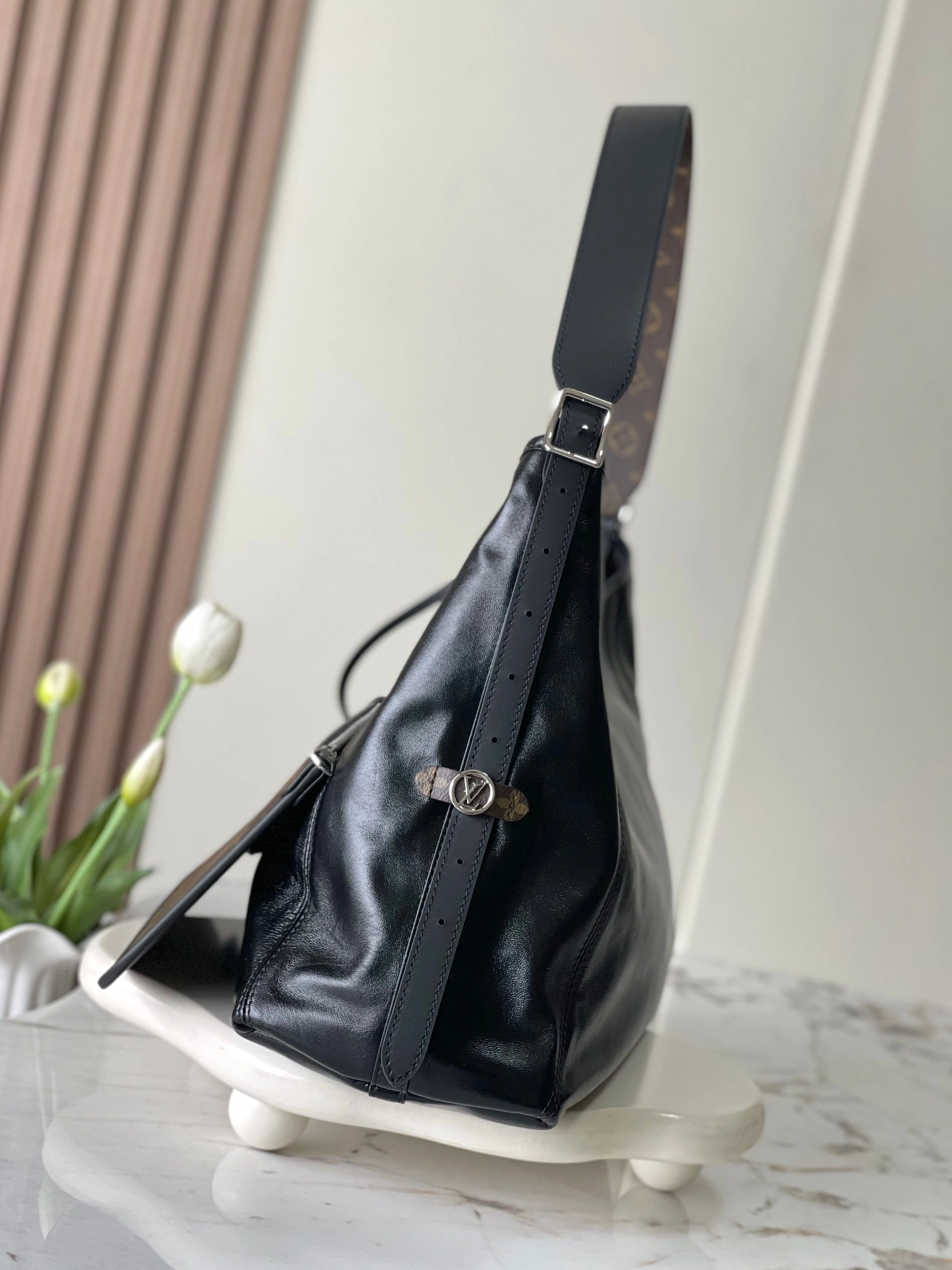 Louis Vuitton AAA Quality Shoulder Bags For Women Compact 9314