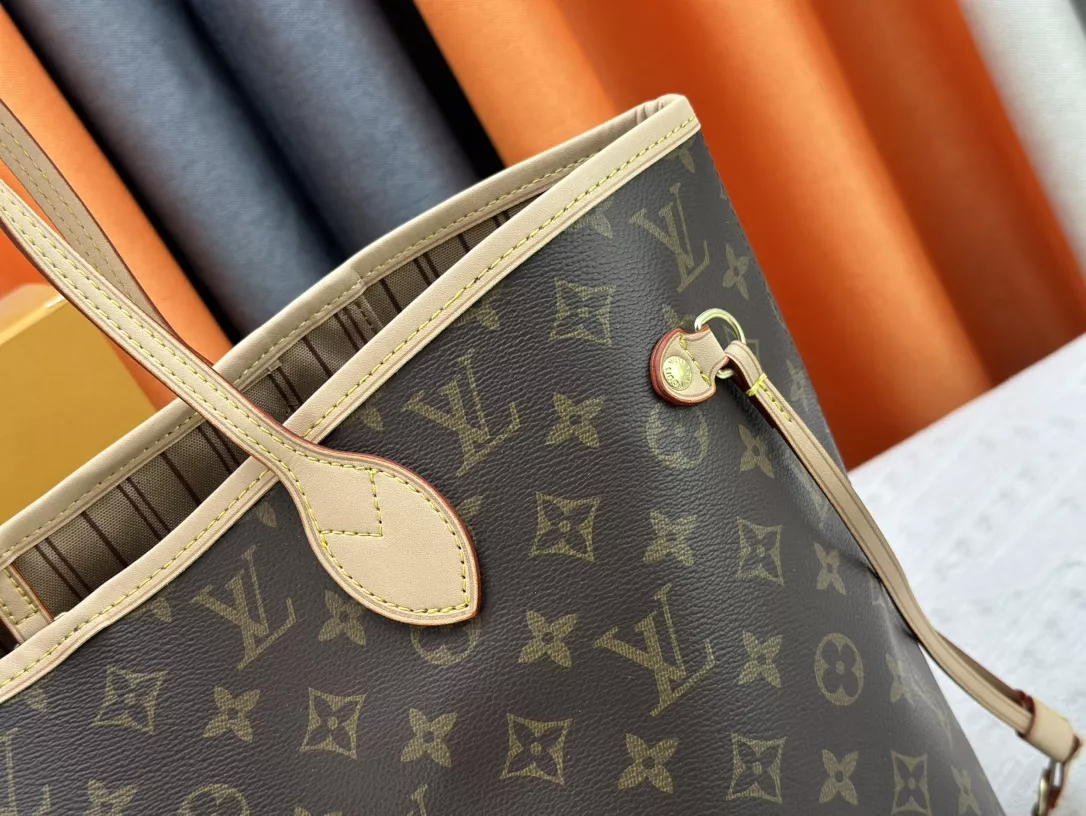 Louis Vuitton AAA Quality Shoulder Bags For Women Lightweight 2660 - Image 7