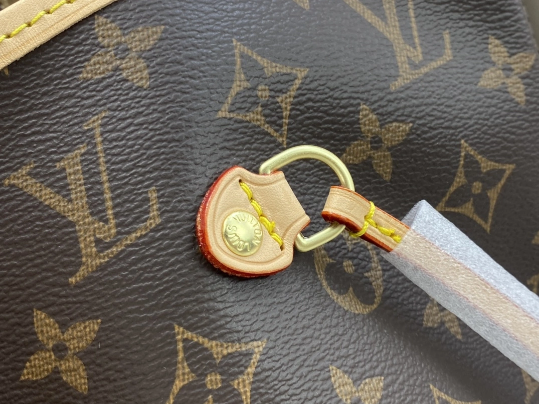 Louis Vuitton AAA Quality Shoulder Bags For Women Practical 9118 - Image 5