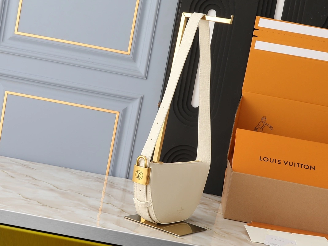 Louis Vuitton AAA Quality Shoulder Bags For Women Reliable 7085 - Image 4