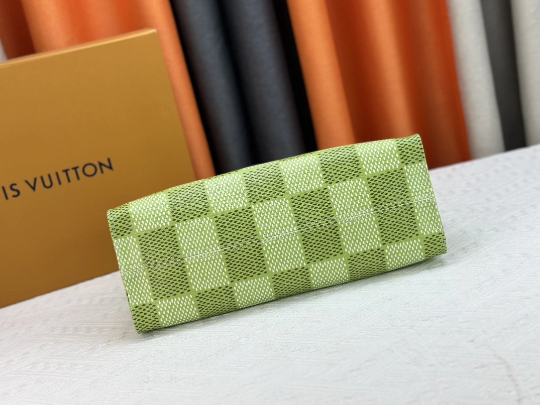 Louis Vuitton AAA Quality Tote-Handbags For Women Comfortable 7095 - Image 4