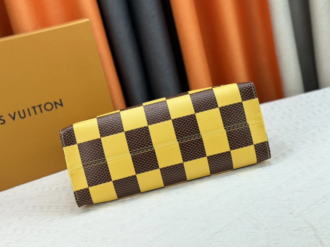 Louis Vuitton AAA Quality Tote-Handbags For Women EyeCatching 9178 - Image 4