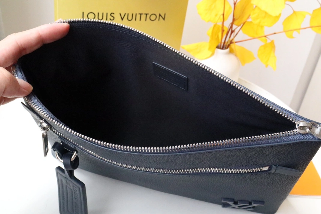 Louis Vuitton AAA Quality Wallets For Unisex Soft 5890 - Image 8