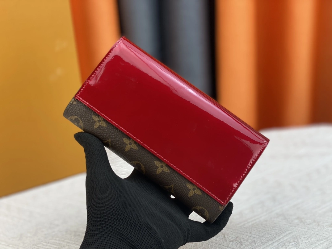 Louis Vuitton AAA Quality Wallets For Women Breathable 1990