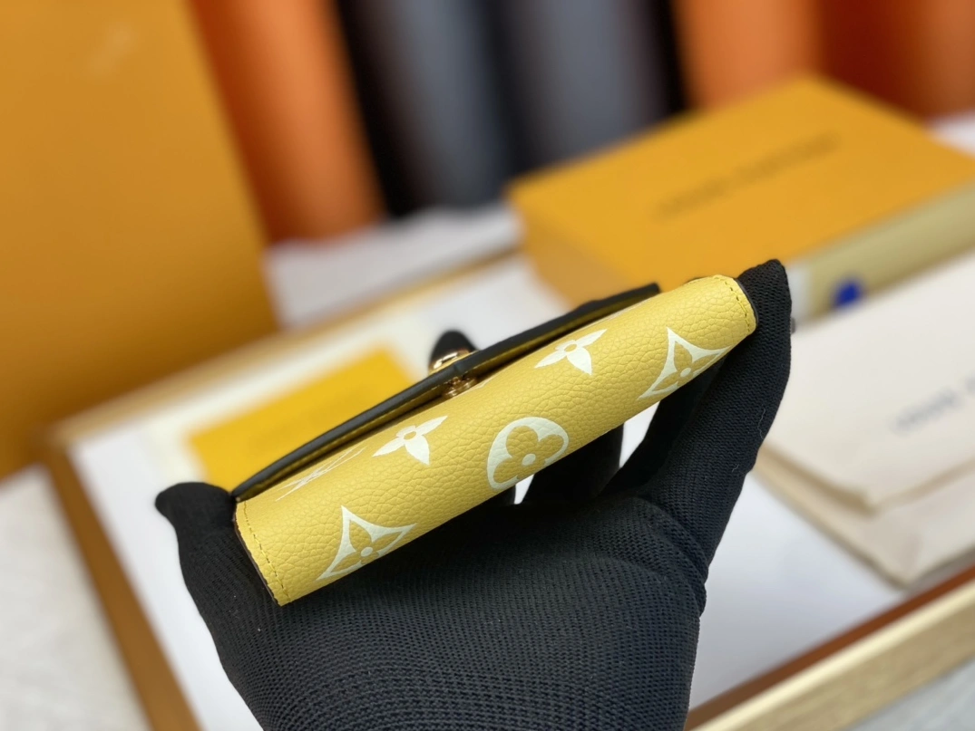 Louis Vuitton AAA Quality Wallets For Women Vibrant 8598 - Image 3